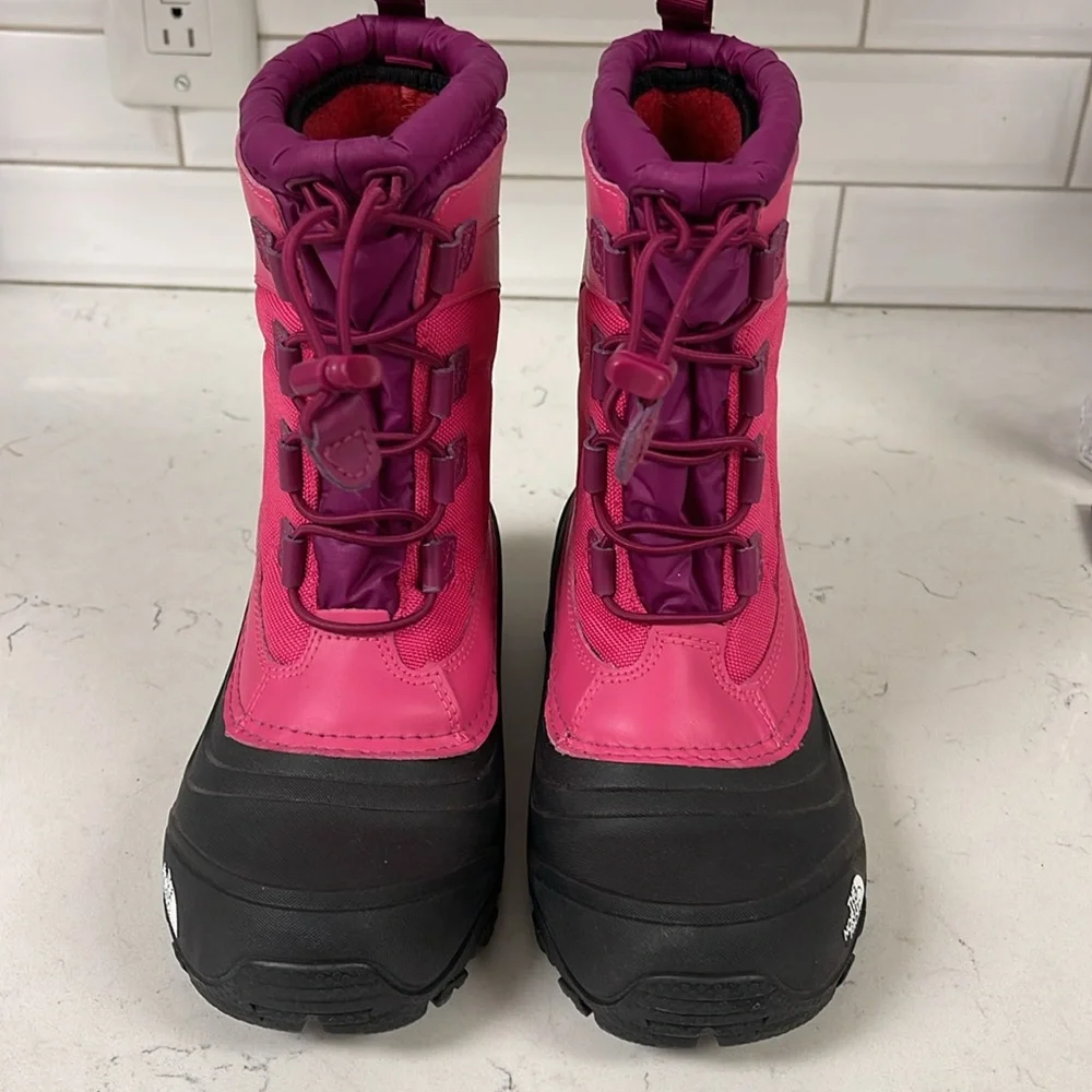 The North Face Alpenglow IV Boots - Youth Size 4 NWOT